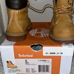 Wheat Toddler unisex Timberland boots. Size 5T